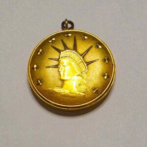 18 Karat Solid Gold Benrus Pocket Watch 1958, weight 1.5 ounce, 42.5 grams